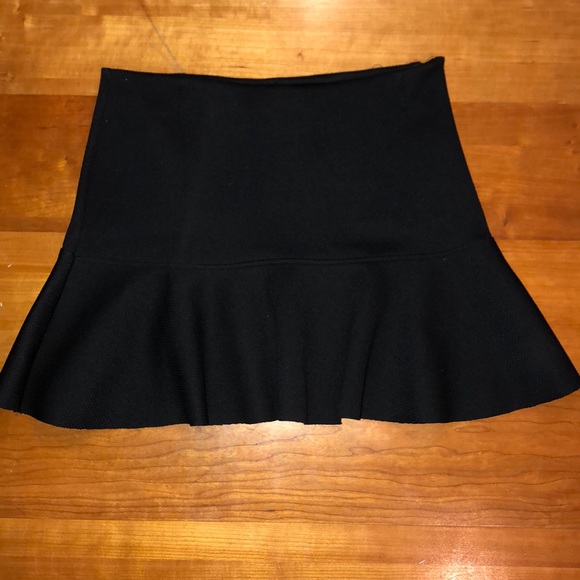 H&M Ruffle Skirt - Picture 2 of 6
